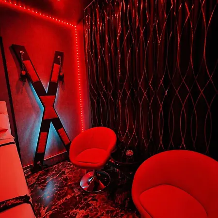 Gazde/Camere de închiriat Room- Adult Only Bucureşti