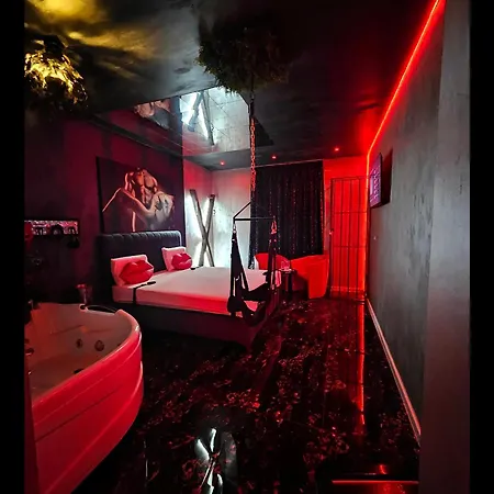 Love Room Homestay Bucharest