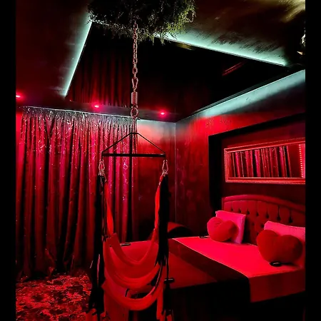 Homestay Love Room Bucharest