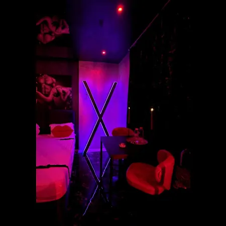 Love Room בית אירוח בוקרשט