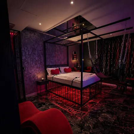 Room- Adult Only Alloggio in famiglia Bucarest