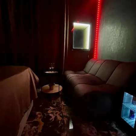 Love Room ブカレスト