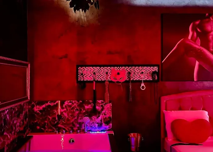 Love Room Gazde/Camere de închiriat *